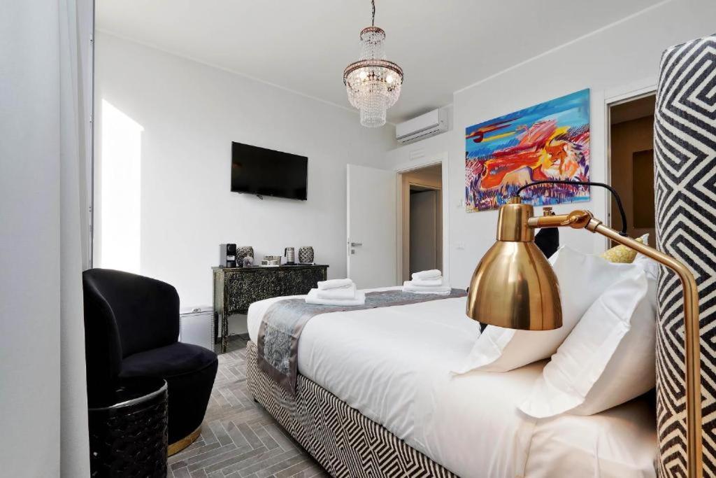 Boutique Suites Della Croce Ρώμη Εξωτερικό φωτογραφία