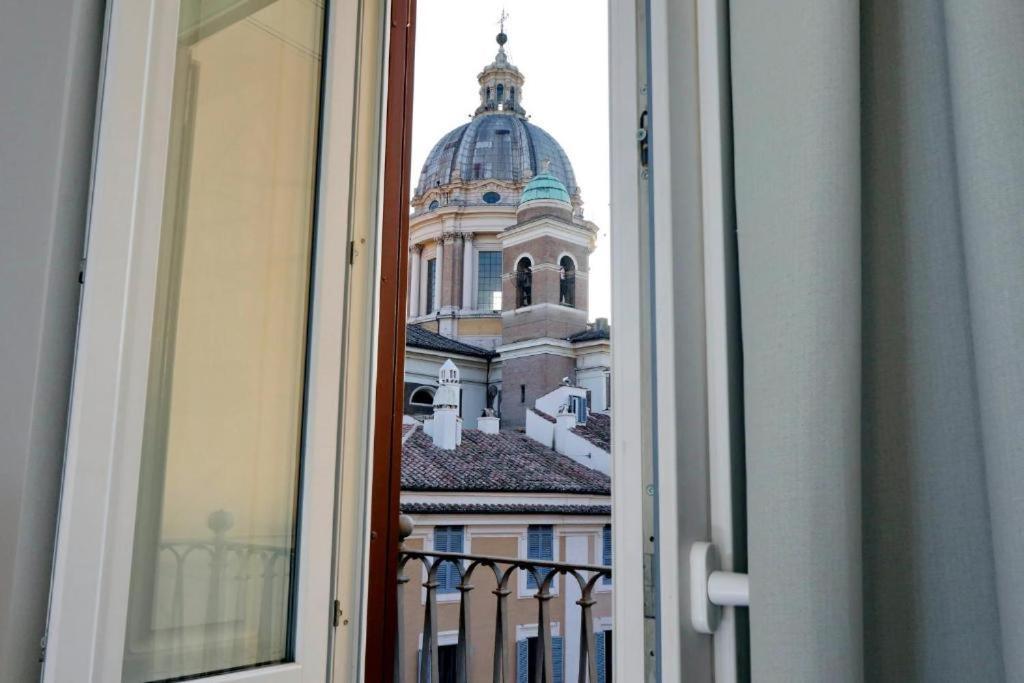 Boutique Suites Della Croce Ρώμη Εξωτερικό φωτογραφία