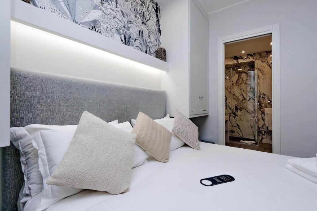Boutique Suites Della Croce Ρώμη Εξωτερικό φωτογραφία