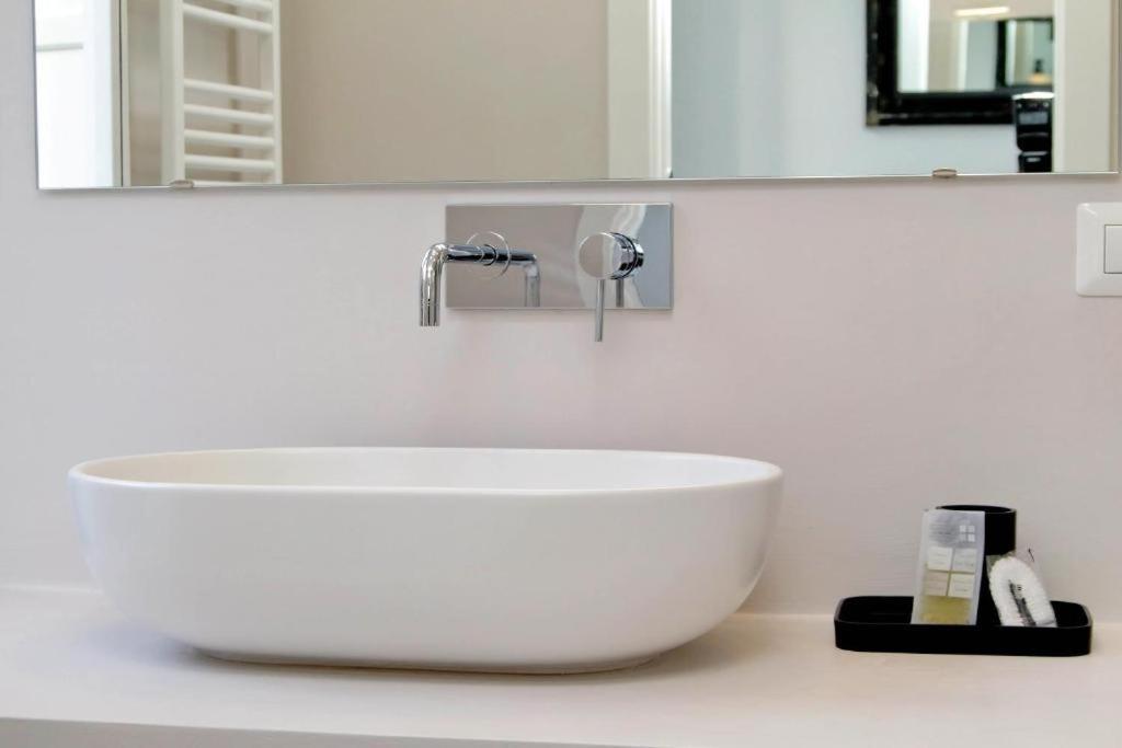 Boutique Suites Della Croce Ρώμη Εξωτερικό φωτογραφία