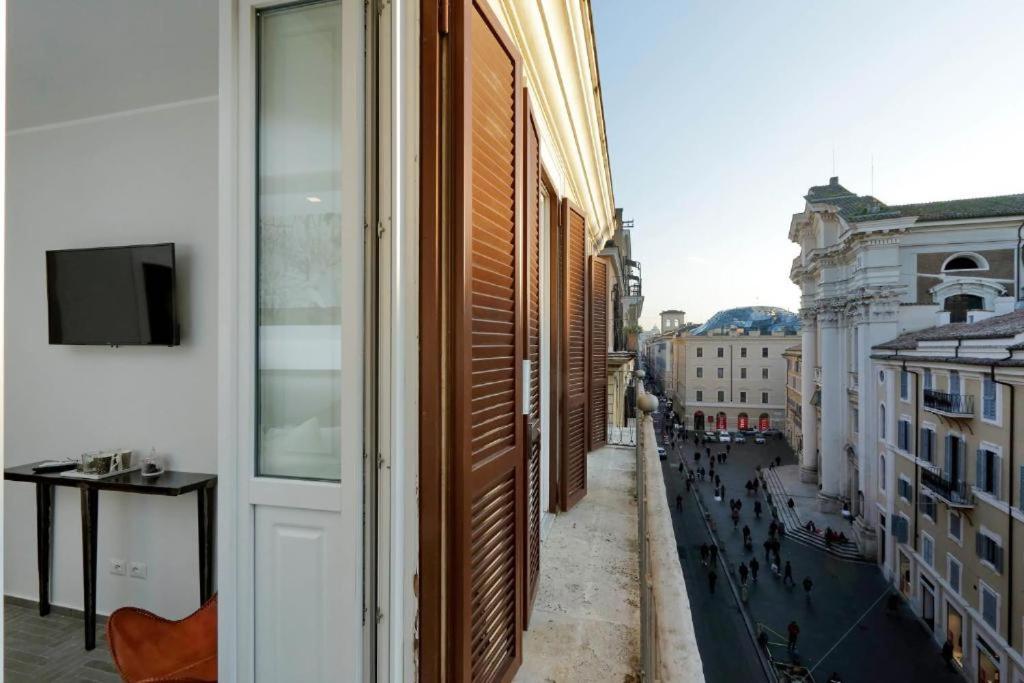 Boutique Suites Della Croce Ρώμη Εξωτερικό φωτογραφία
