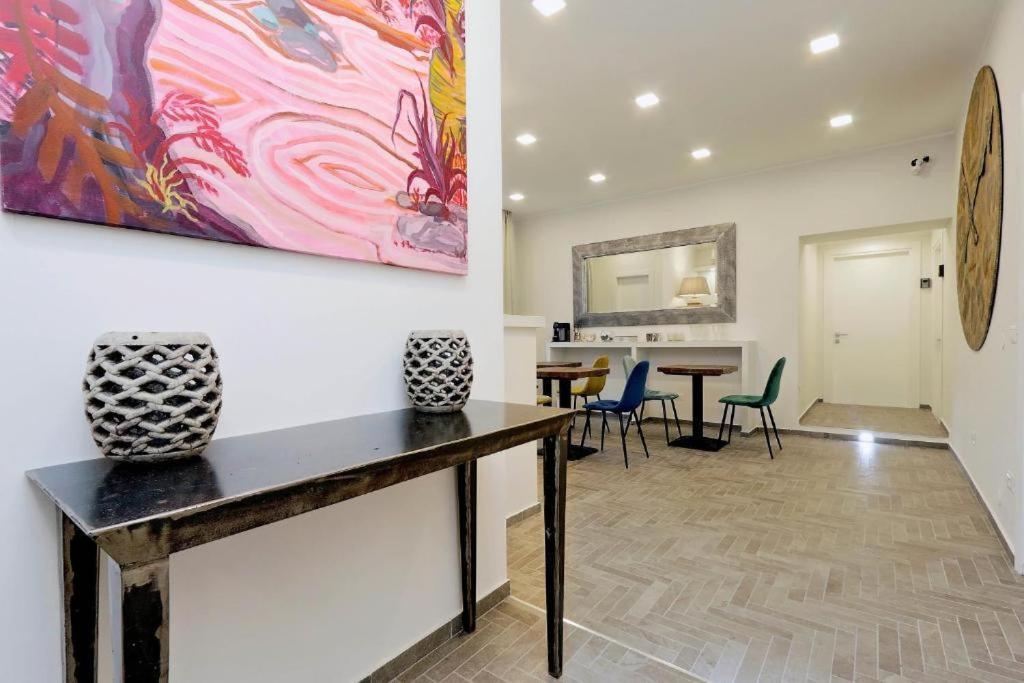 Boutique Suites Della Croce Ρώμη Εξωτερικό φωτογραφία
